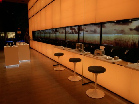 WindChicagoStore-487x365