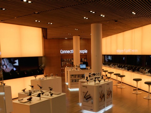 StorePhotos2-487x365